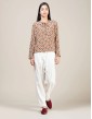 Combinaison pantalon à manches longues confectionnée dans des tissus sélectionnés pour vous accompagner dans chaque quotidien confortable