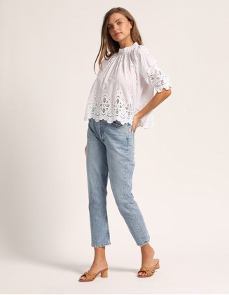 Combinaison pantalon à manches longues confectionnée dans des tissus sélectionnés pour vous accompagner dans chaque quotidien confortable